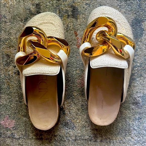 𝒋𝑾 𝑨𝒏𝒅𝒆𝒓𝒔𝒐𝒏Gold and Cream Women's Slip-On 𝑳𝒐𝒂𝒇𝒆𝒓. 𝑺𝒊𝒛𝒆 39. 𝑾𝒐𝒓𝒏 𝒐𝒏𝒄𝒆.